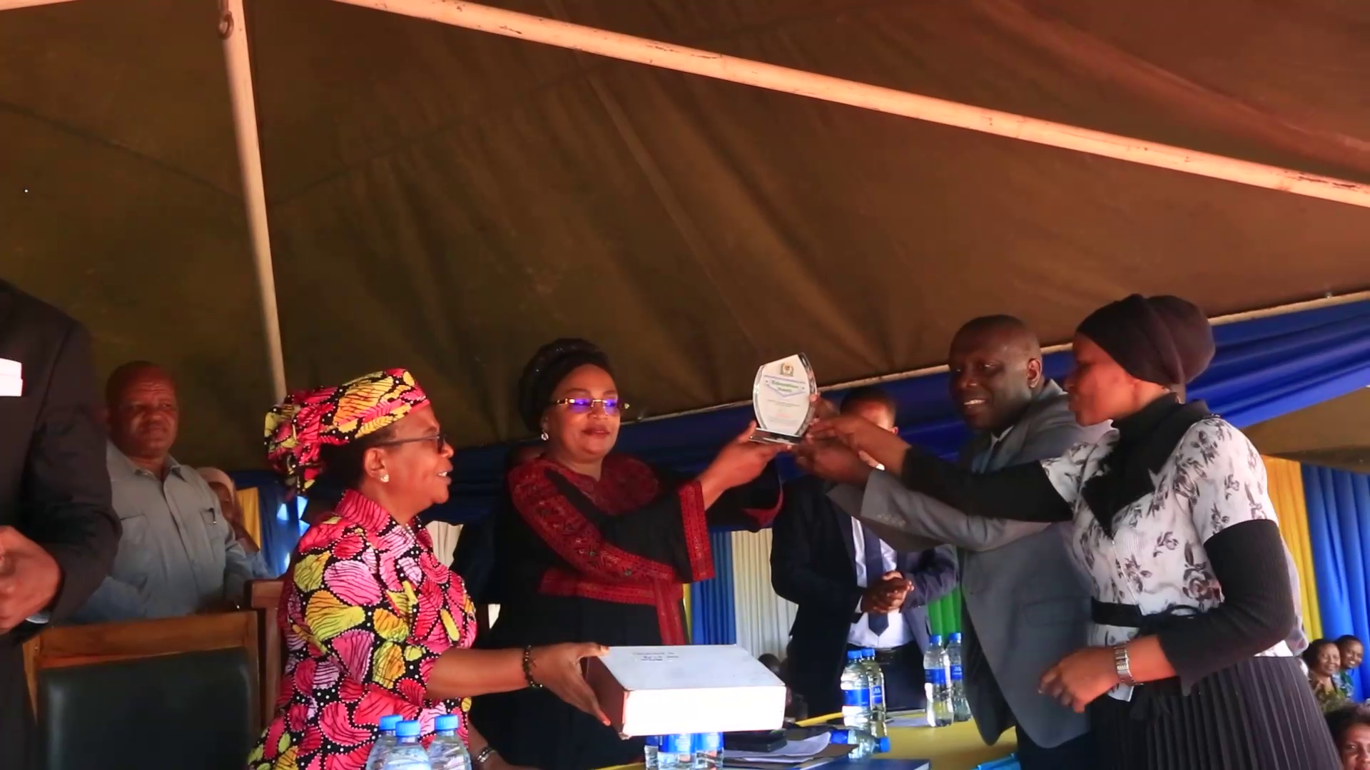 RC DENDEGO: “HAKUNA ELIMU BILA NIDHAMU” SINGIDA YATOA TUZO KUCHOCHEA UBORA WA ELIMU